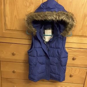 Aeropostable Down Vest w/ Removable Hood (size M)